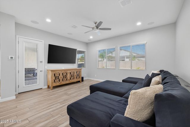 20194 E RAVEN Drive, Queen Creek, AZ 85142