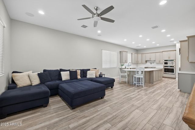 20194 E RAVEN Drive, Queen Creek, AZ 85142