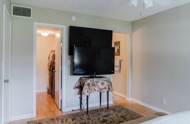 606 SW Natura Boulevard 207, Deerfield Beach, FL 33441