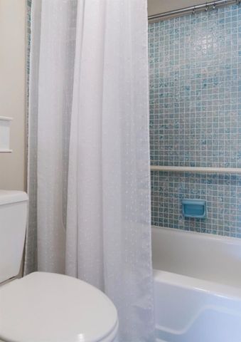 606 SW Natura Boulevard 207, Deerfield Beach, FL 33441