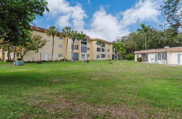 606 SW Natura Boulevard 207, Deerfield Beach, FL 33441