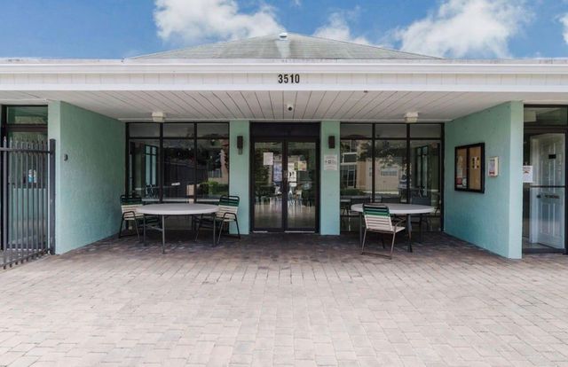 606 SW Natura Boulevard 207, Deerfield Beach, FL 33441