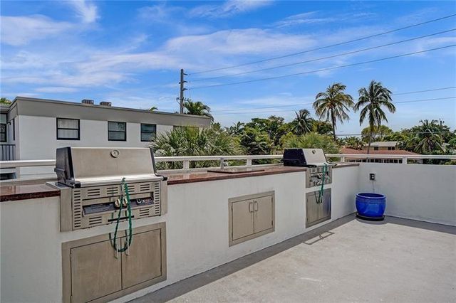 2200 NE 33rd Avenue 17C, Fort Lauderdale, FL 33305