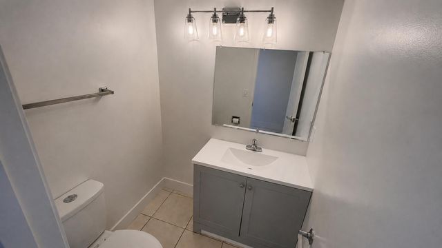 2200 NE 33rd Avenue 17C, Fort Lauderdale, FL 33305