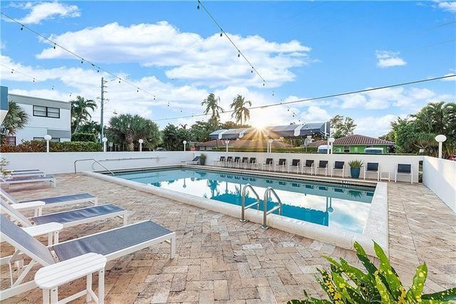 2200 NE 33rd Avenue 17C, Fort Lauderdale, FL 33305
