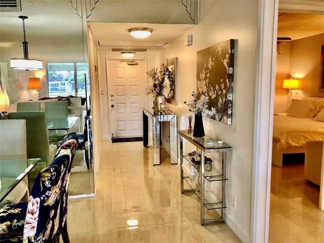 800 Cypress Grove Drive 204, Pompano Beach, FL 33069