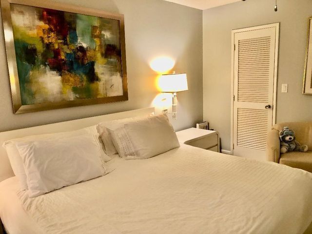 800 Cypress Grove Drive 204, Pompano Beach, FL 33069