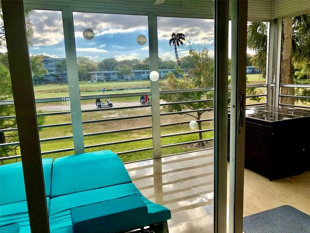 800 Cypress Grove Drive 204, Pompano Beach, FL 33069
