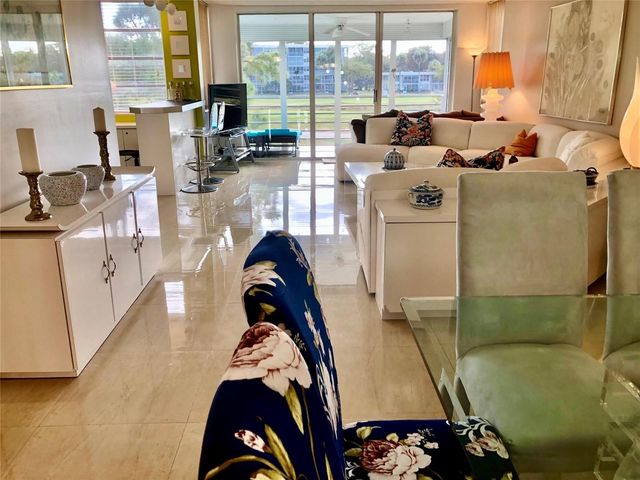 800 Cypress Grove Drive 204, Pompano Beach, FL 33069