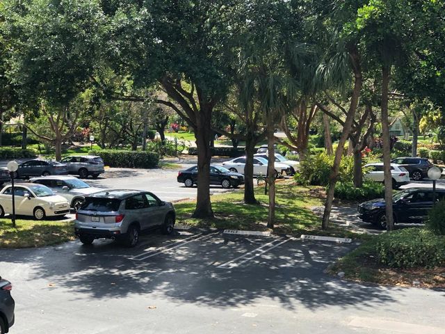 800 Cypress Grove Drive 204, Pompano Beach, FL 33069