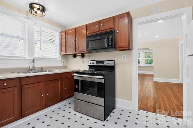 305 Lander Street, Charlotte, NC 28208
