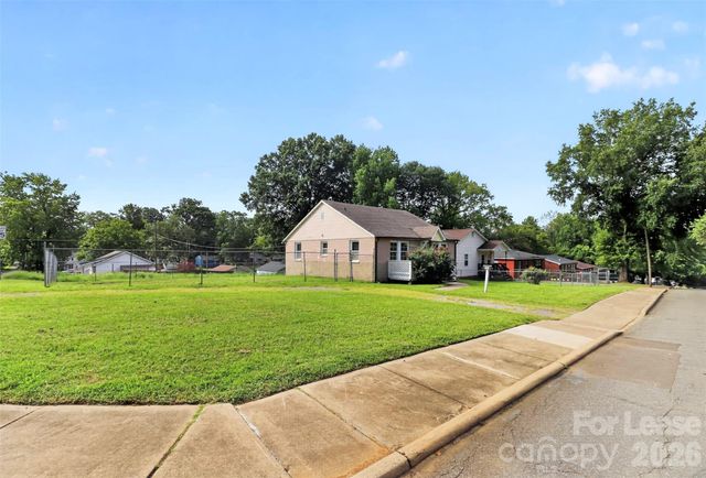 305 Lander Street, Charlotte, NC 28208
