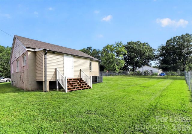 305 Lander Street, Charlotte, NC 28208
