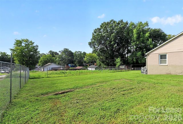 305 Lander Street, Charlotte, NC 28208