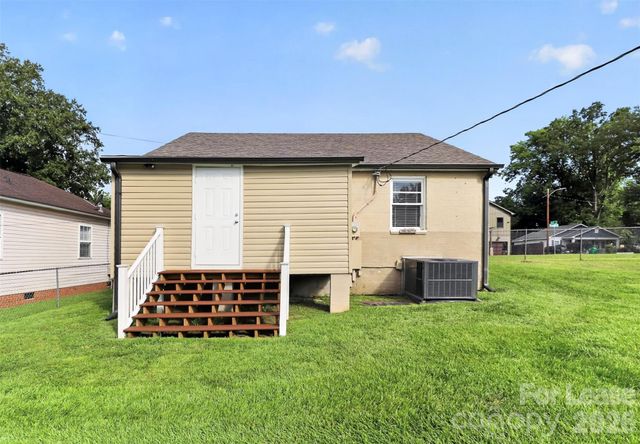 305 Lander Street, Charlotte, NC 28208