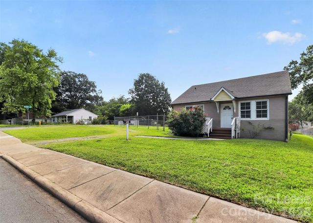 305 Lander Street, Charlotte, NC 28208