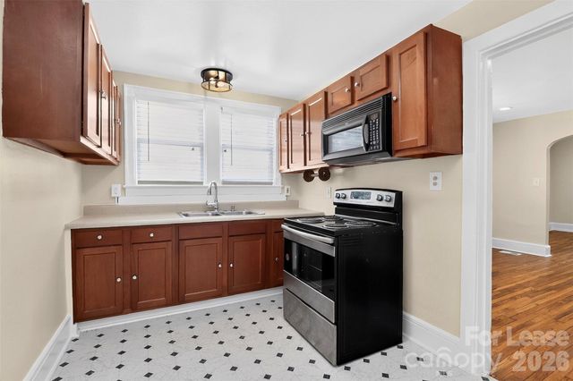 305 Lander Street, Charlotte, NC 28208