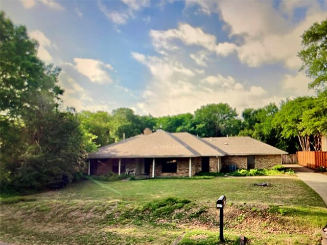 137 Meadowcreek Road, Coppell, TX 75019