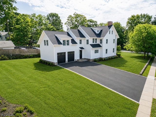 30 E Main St, Mendham Boro, NJ 07945