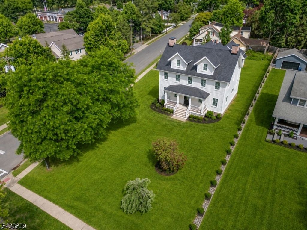 30 E Main St, Mendham Boro, NJ 07945