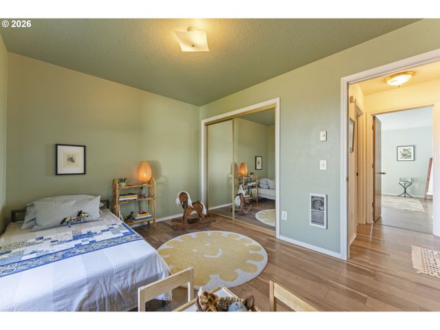 6821 N ARMOUR St, Portland, OR 97203