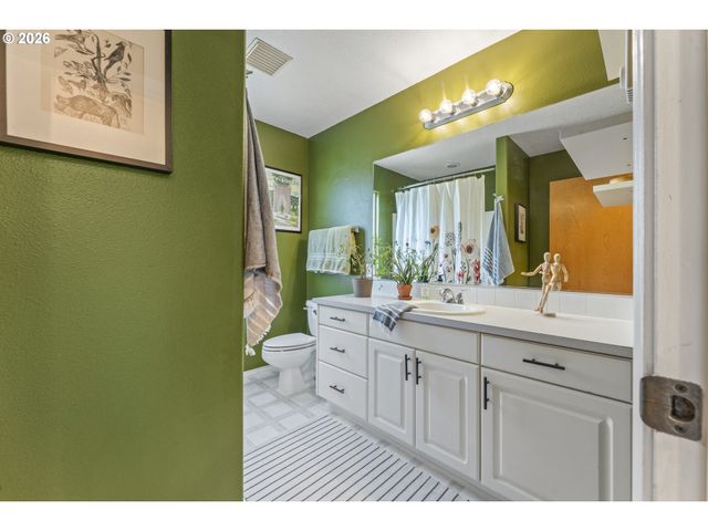 6821 N ARMOUR St, Portland, OR 97203