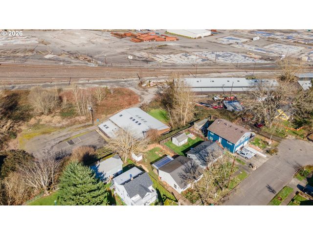 6821 N ARMOUR St, Portland, OR 97203