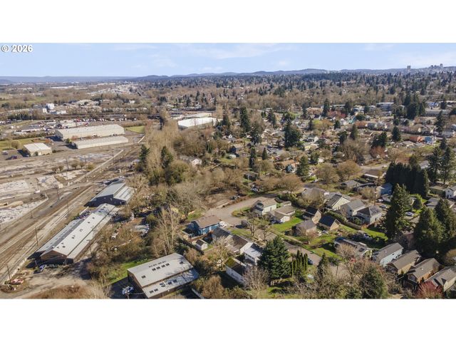 6821 N ARMOUR St, Portland, OR 97203