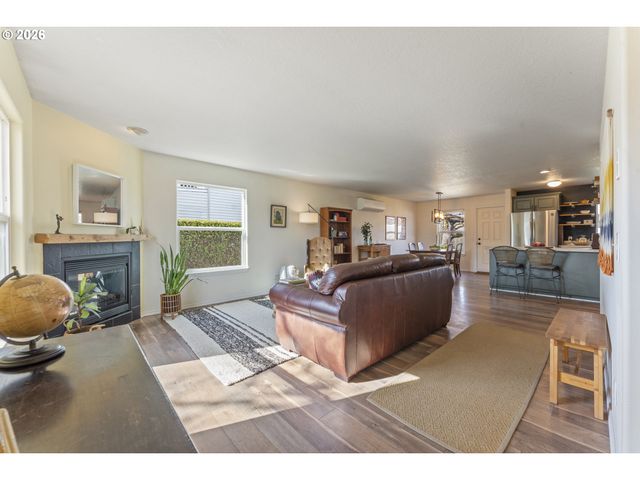 6821 N ARMOUR St, Portland, OR 97203