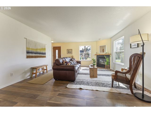 6821 N ARMOUR St, Portland, OR 97203