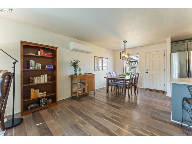 6821 N ARMOUR St, Portland, OR 97203