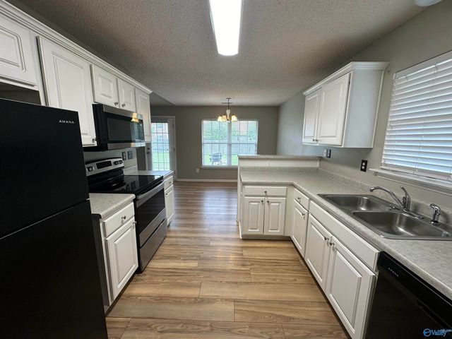 102 Sandpiper Court, Huntsville, AL 35824