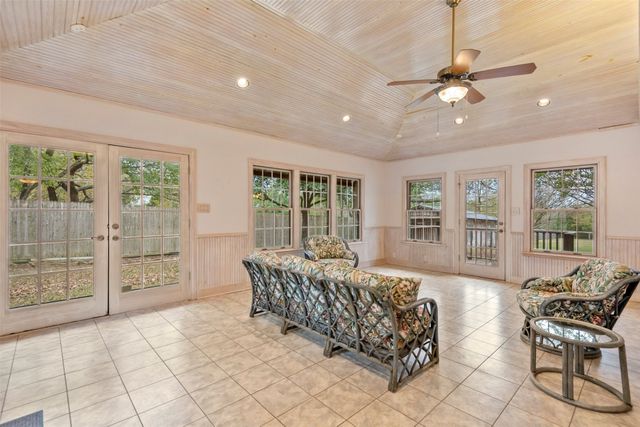 529 N Grand Avenue, Waxahachie, TX 75165