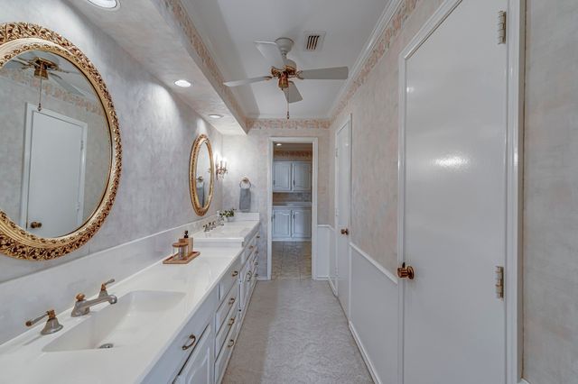 529 N Grand Avenue, Waxahachie, TX 75165