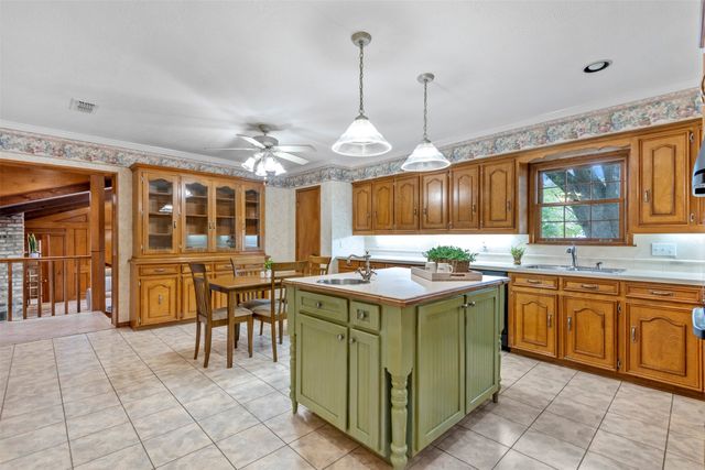 529 N Grand Avenue, Waxahachie, TX 75165