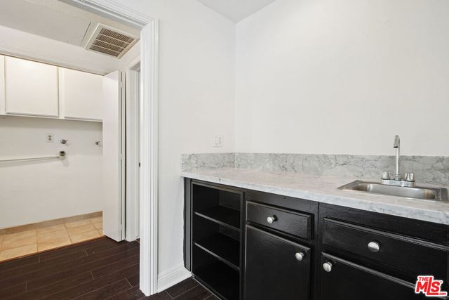 8865 Alden Drive 101, Los Angeles, CA 90048