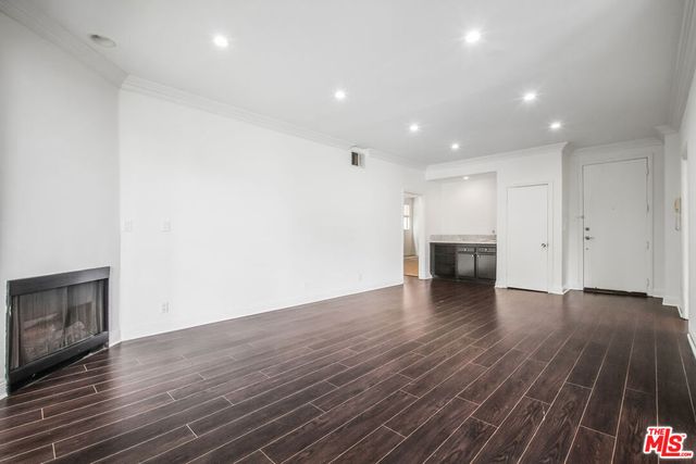 8865 Alden Drive 101, Los Angeles, CA 90048