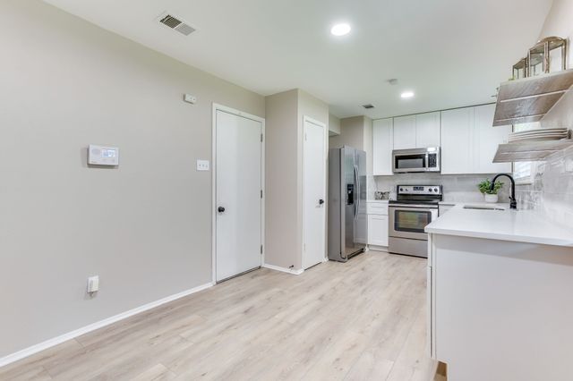 433 Linda Drive, Burleson, TX 76028