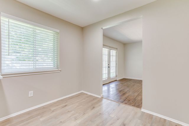 433 Linda Drive, Burleson, TX 76028