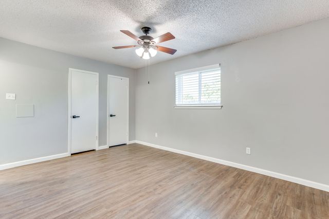 433 Linda Drive, Burleson, TX 76028