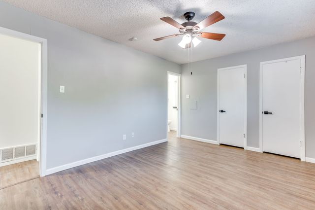 433 Linda Drive, Burleson, TX 76028