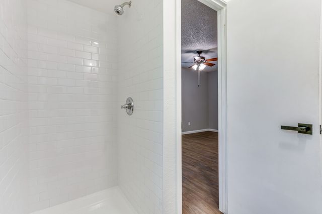 433 Linda Drive, Burleson, TX 76028