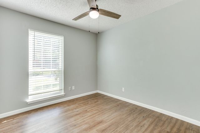 433 Linda Drive, Burleson, TX 76028