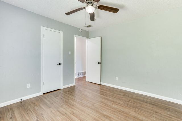 433 Linda Drive, Burleson, TX 76028