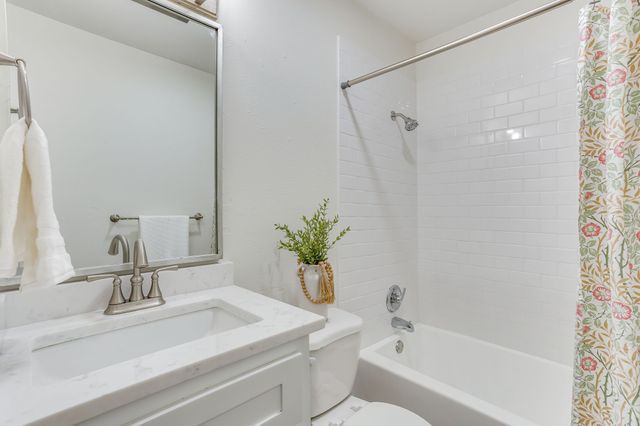433 Linda Drive, Burleson, TX 76028