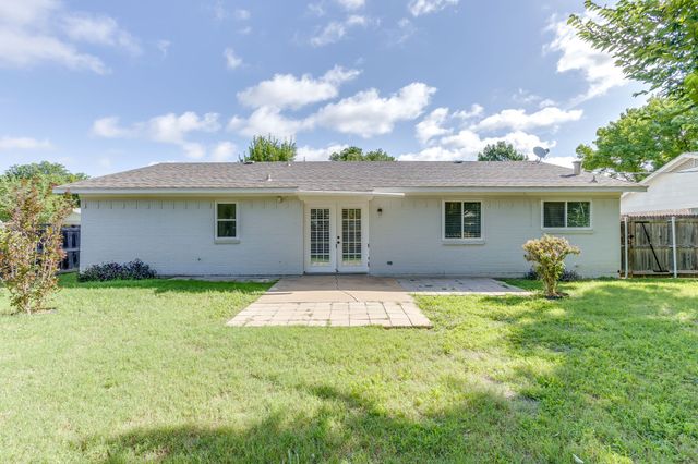 433 Linda Drive, Burleson, TX 76028