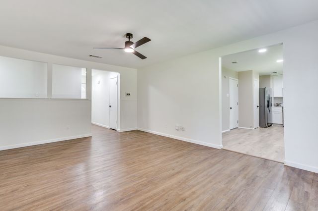 433 Linda Drive, Burleson, TX 76028