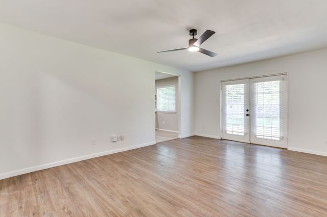 433 Linda Drive, Burleson, TX 76028