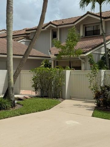 505 Prestwick Circle, Palm Beach Gardens, FL 33418