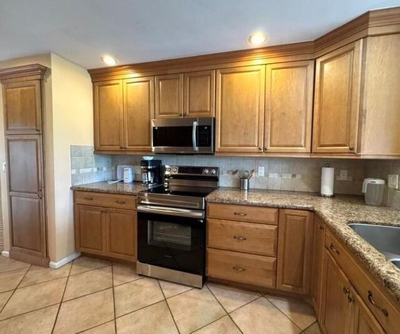 505 Prestwick Circle, Palm Beach Gardens, FL 33418